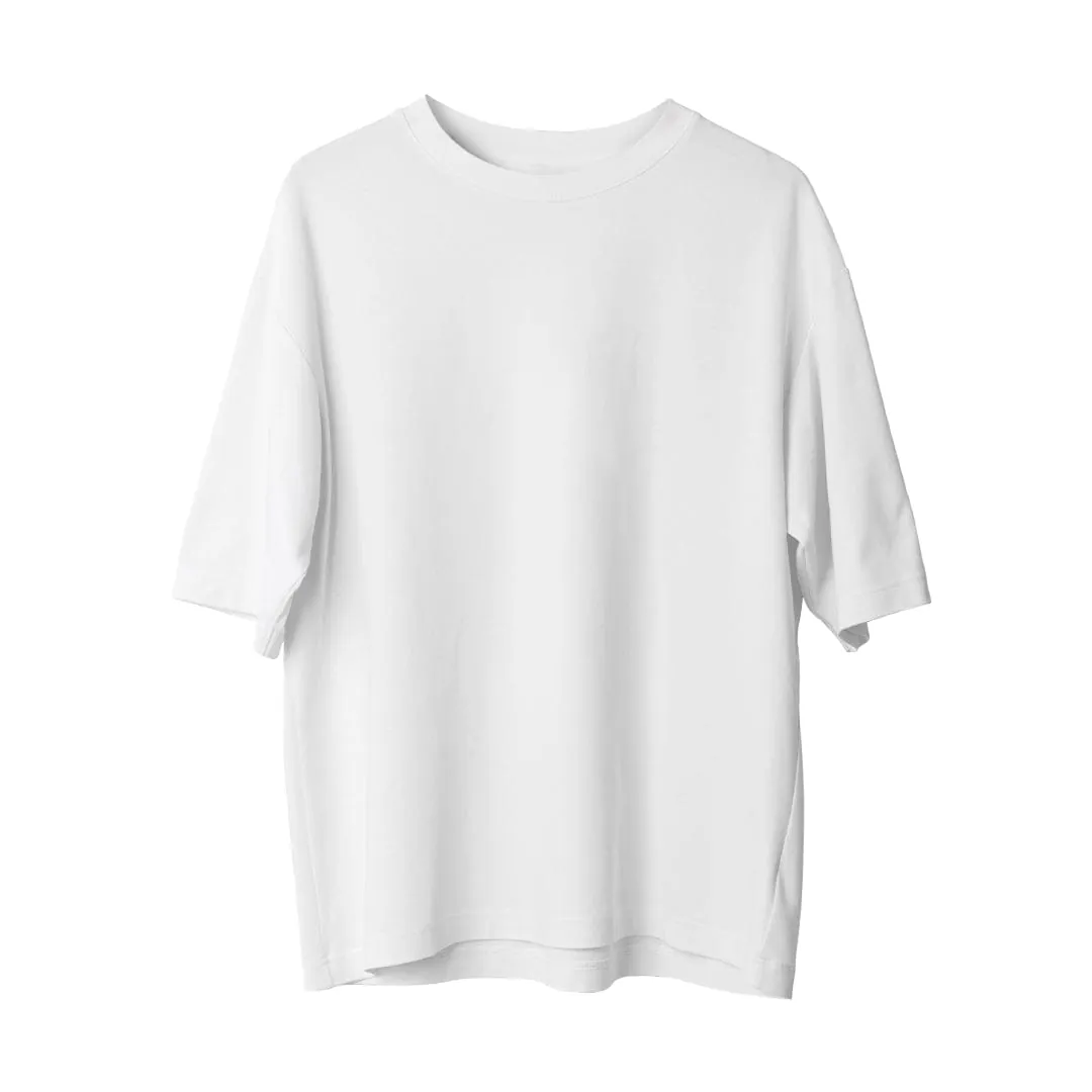 Kişiye özel baskı için hazır beyaz oversize tişört